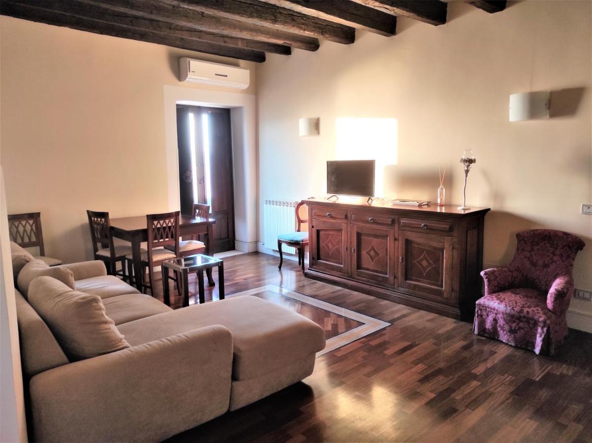 Flora'S House - Ortigia Holidays سيراكوزا المظهر الخارجي الصورة